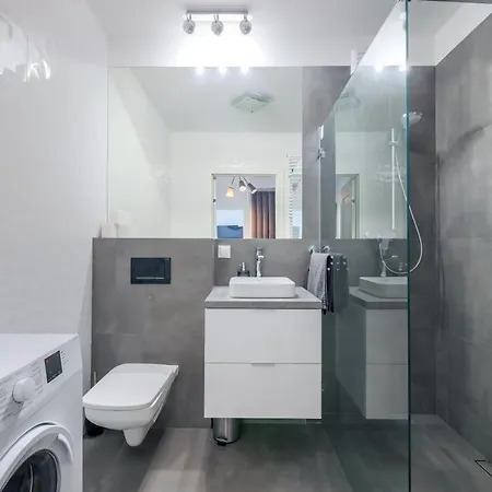 Apartmate- Heart Of Oldtown Apartment- Sauna & Security Apartment